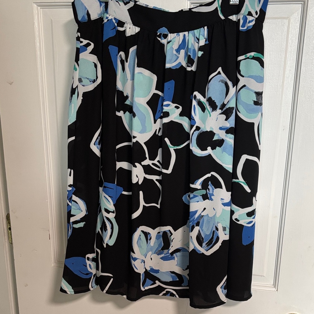 Elle Black Circle Skater Skirt with Blue, Mint & White Floral Print - Picture 2 of 7